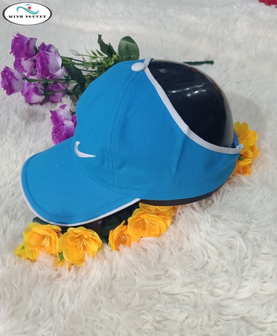 nón kết nửa đầu thêu trái tim