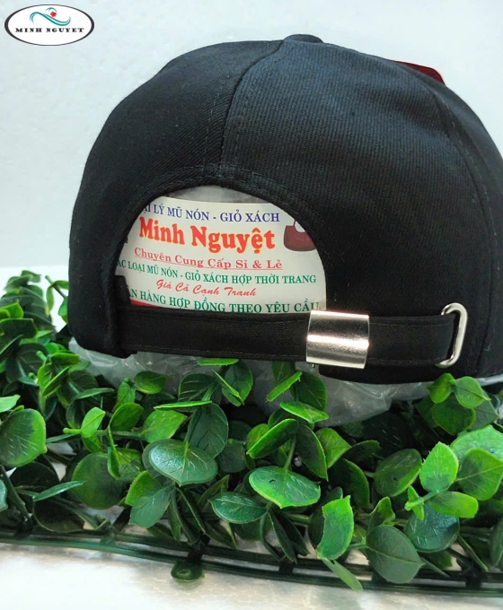 nón kết  màu đen thêu chữ
